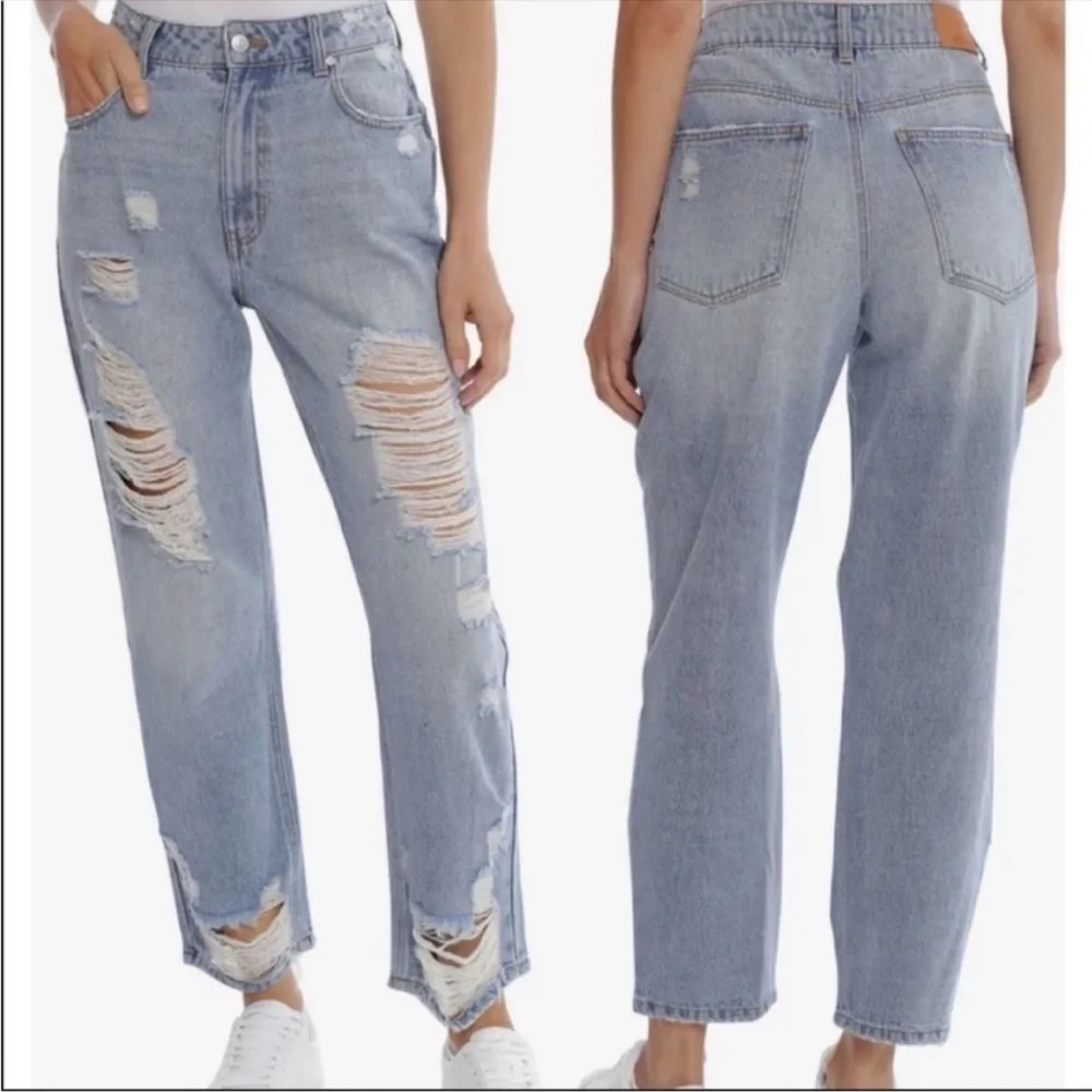 Avec Les Filles High Rise Distressed Light Wash Cool Girl Straight Fit Jeans NWT